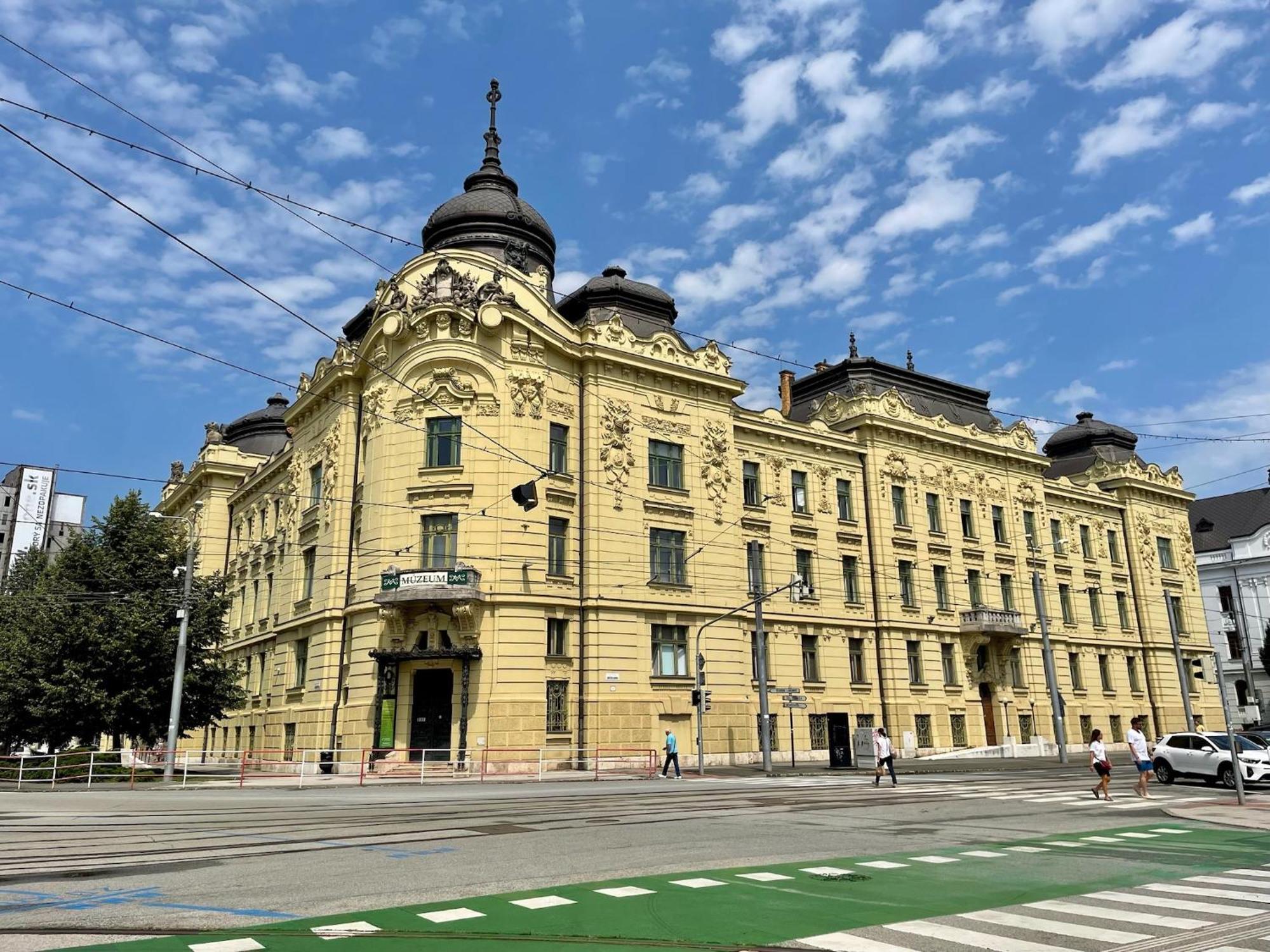 Central Apartment Stylovy Mezonet Košice Buitenkant foto